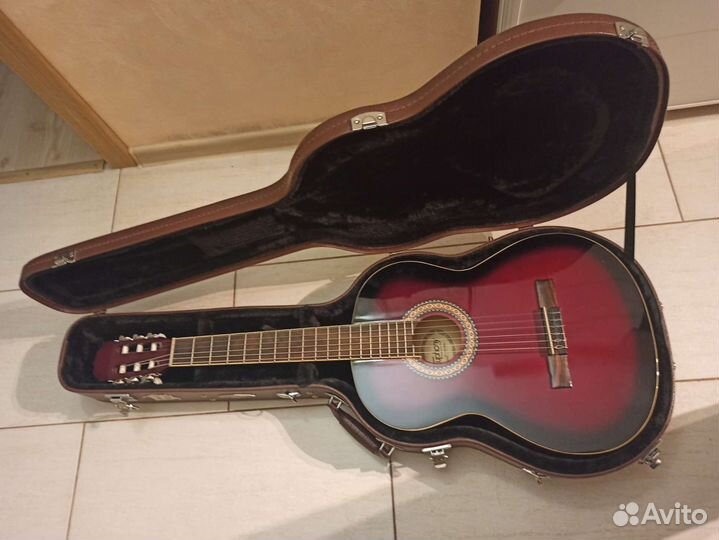 Кейс для классической гитары и укулеле сопрано