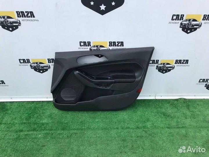 Обшивка двери (R) Ford Fiesta