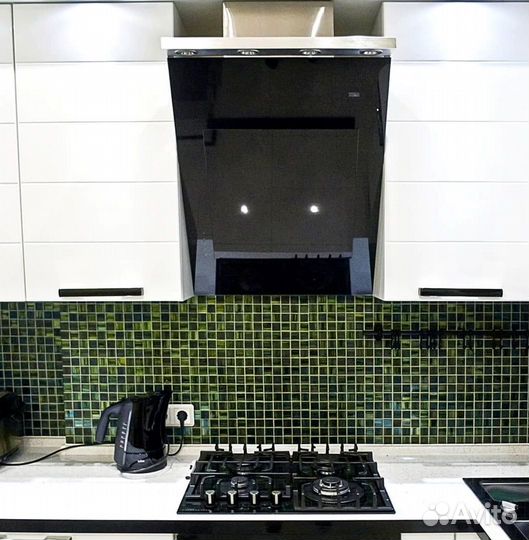 Кухонный гарнитур угловой в потолок