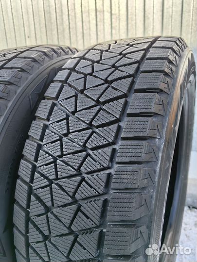 Bridgestone Blizzak DM-V2 225/60 R17 99Q