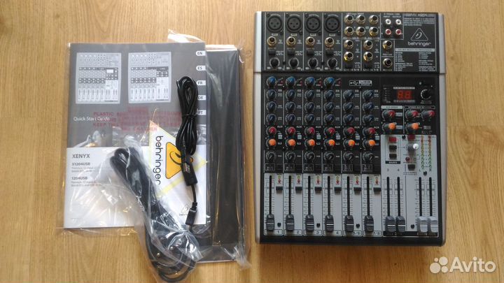 Behringer Xenyx X1204USB микшерный пульт с USB