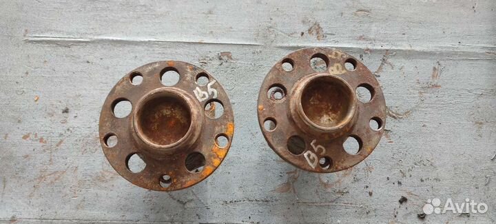 Ступица задняя правая левая Volkswagen Passat B5