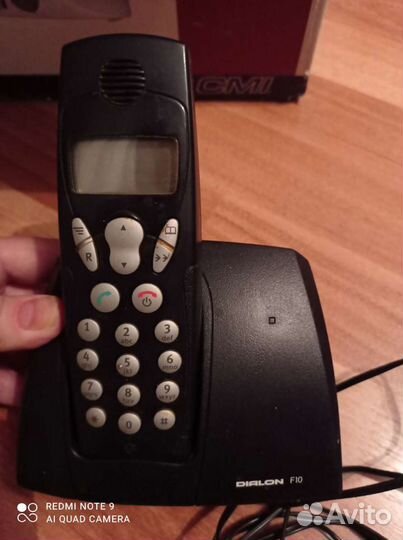 Проводной стационарный телефон