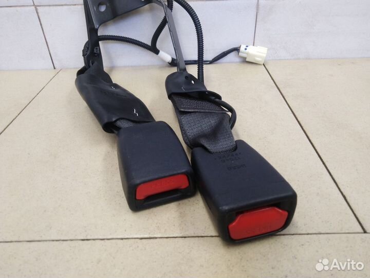 Ответная часть ремня безопасности Hi Lux 2015