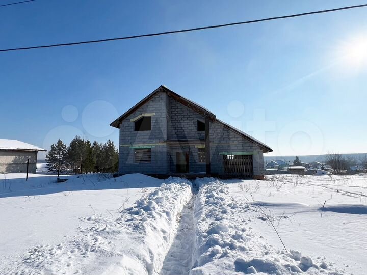 Коттедж 215 м² на участке 14 сот.