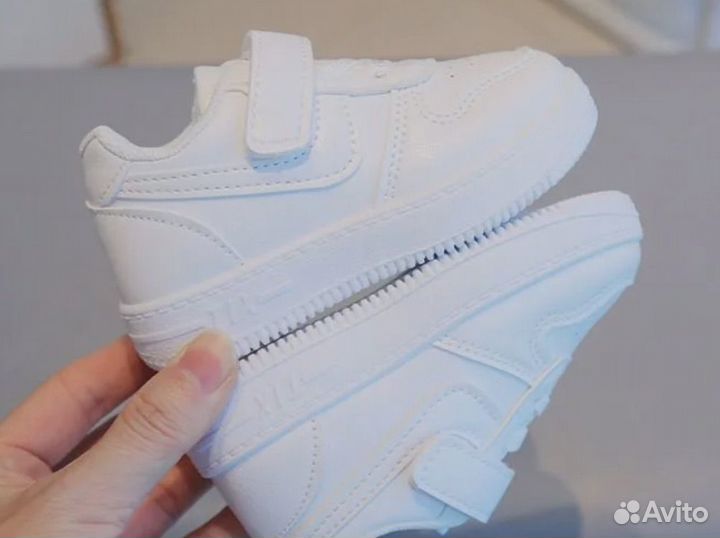 Кроссовки детские