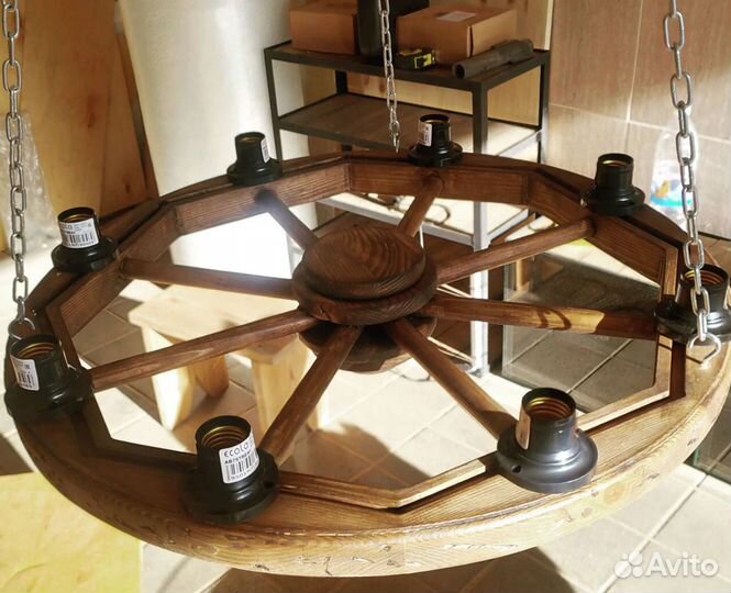 Люстра из декоративного колеса