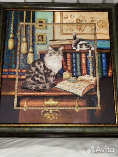 Картина вышитая крестом в рамке