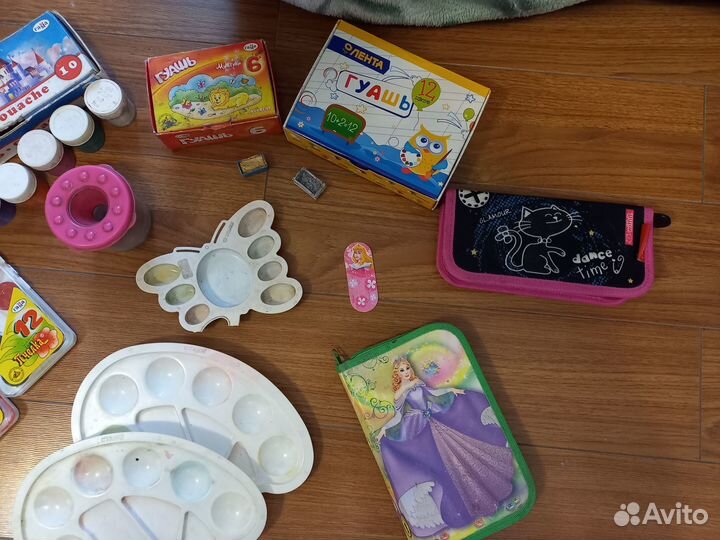 Канцелярские принадлежности