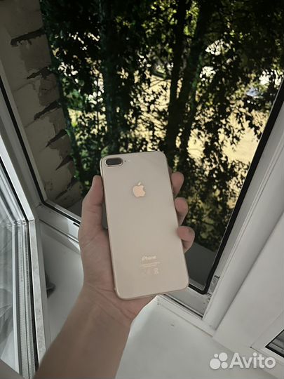 iPhone 8 Plus, 64 ГБ