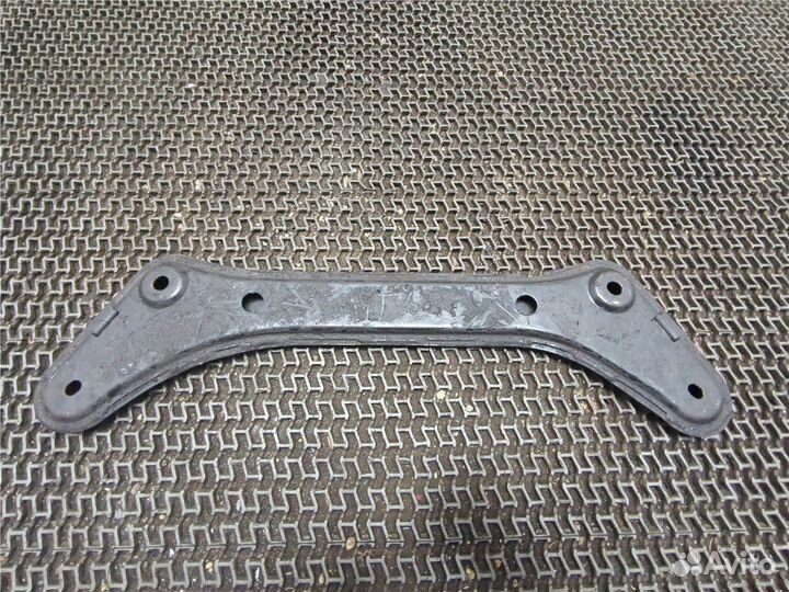 Балка подвески передняя Mazda Tribute 2007, 2008