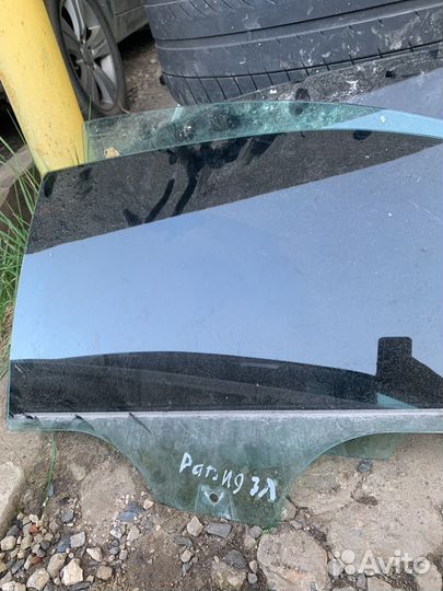 Стекло заднее левое Skoda Rapid 1 2017