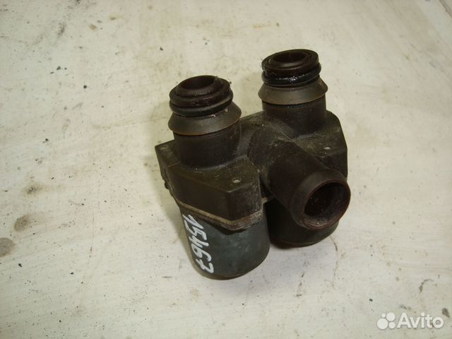 Клапан системы охлаждения W210 M112 A0048302084