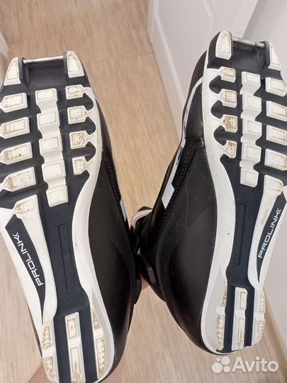 Лыжные ботинки atomic