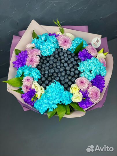 Букеты из ягод, фруктов и цветов