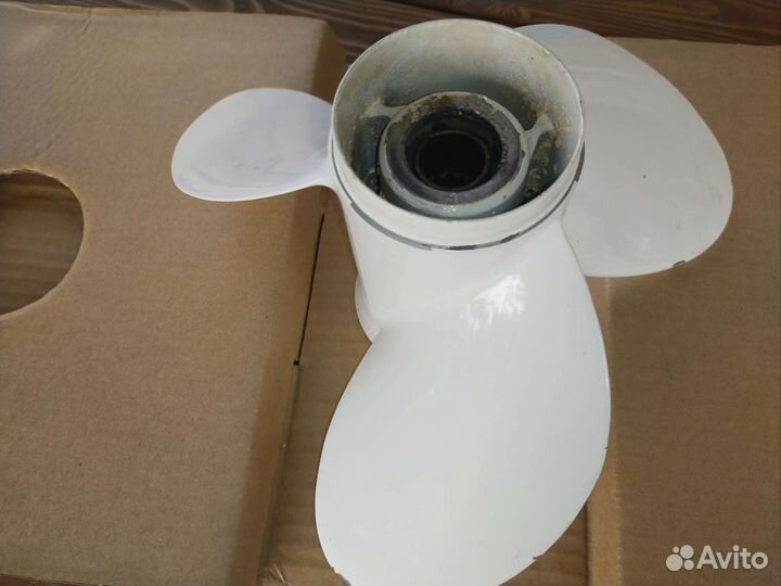 Винт 13 шлицов Honda bf50