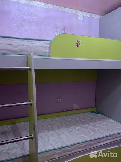 Двухъярусная кровать
