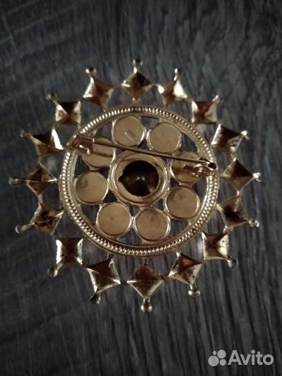 Брошь.Винтаж.Позолота.Крупная