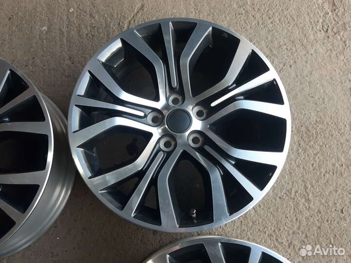 Диски литые r18 5x114.3