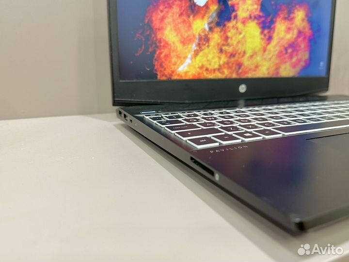 HP i5 8gen/GTX1050/ssd+1tb/Full HD/8