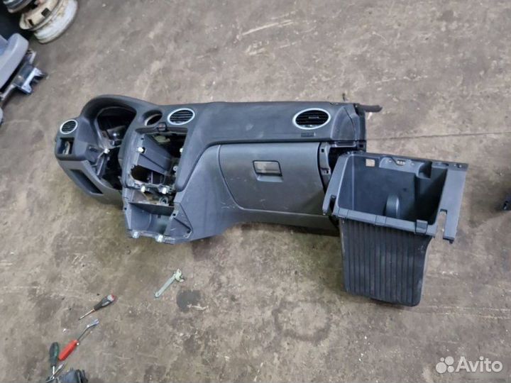 Торпеда Ford Focus 1.4 2005-2008