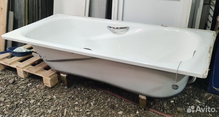 Продам бу ванну Roca