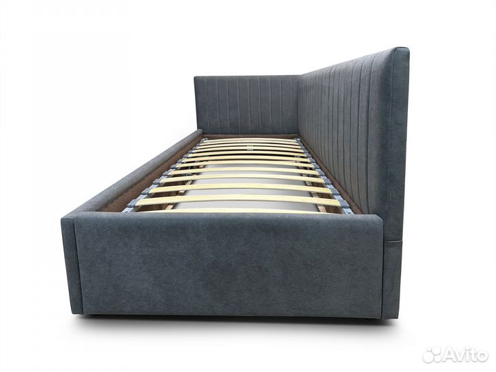 Мягкая кровать с ящиком для хвранения