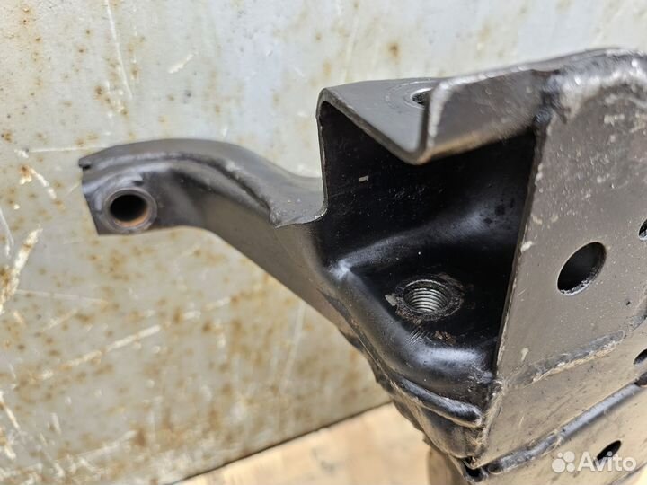 Подрамник балка Mitsubishi Outlander I 2.0, 2.4