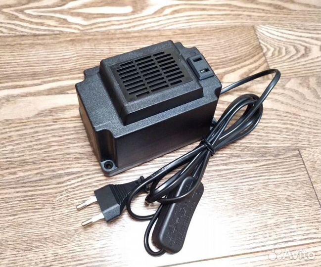 Понижающий трансформатор 100 Вольт - 220Вольт