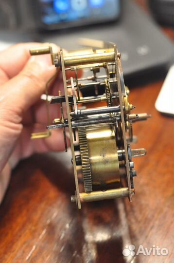 Старинный рабочий обслуженный механизм Kenzle 43