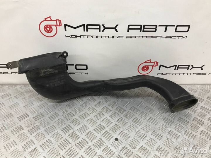 Б/У трубка воздухозаборника (патрубок, шланг)