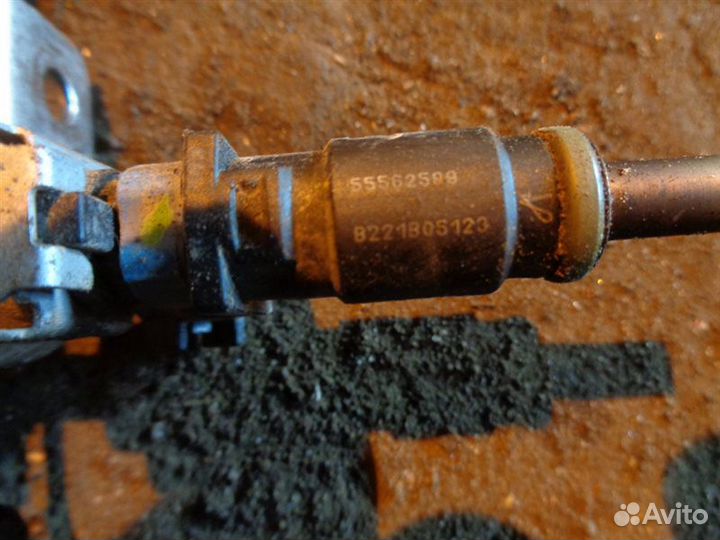 Топливная рампа Chevrolet Aveo T300 F16D4 2012