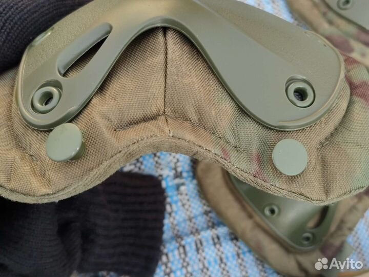 Защита суставов (наколенники, налокотники)