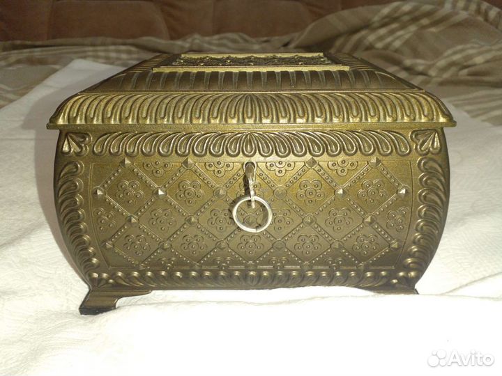 Шкатулки из разных материалов