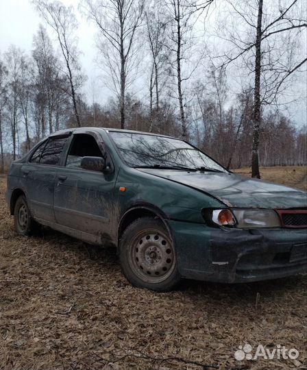 Nissan Almera 1.6 МТ, 1997, битый, 327 053 км