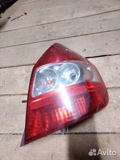 Фонарь задний правый Honda Fit / Jazz