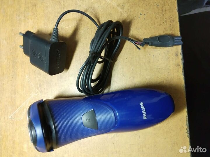 Электробритва Philips PT 710