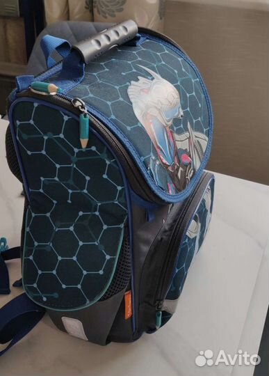 Рюкзак школьный б/у Tiger family