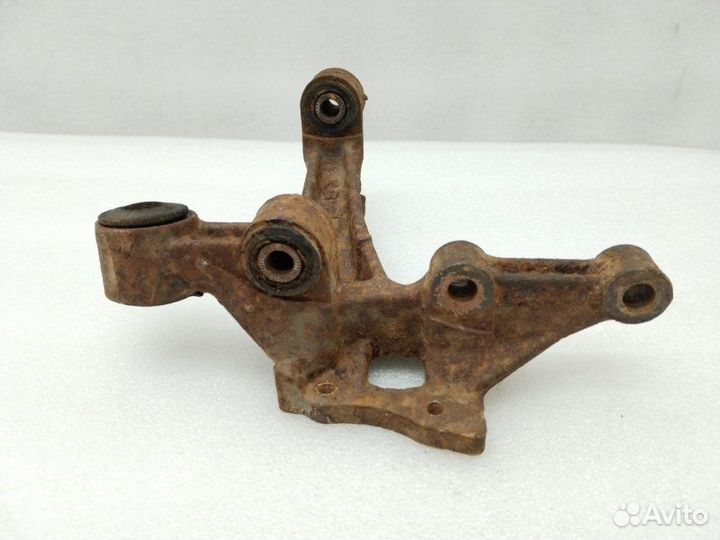 Кулак поворотный задний левый Toyota Camry XV30