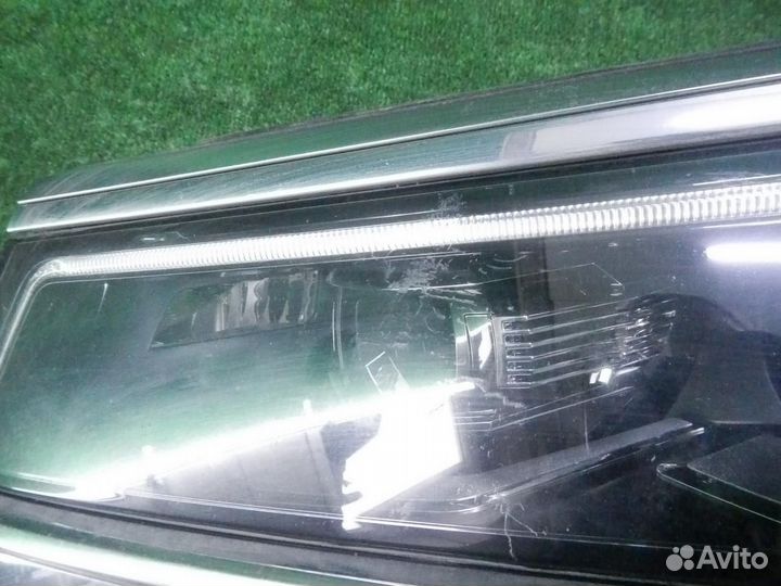 Фара левая Volkswagen Tiguan