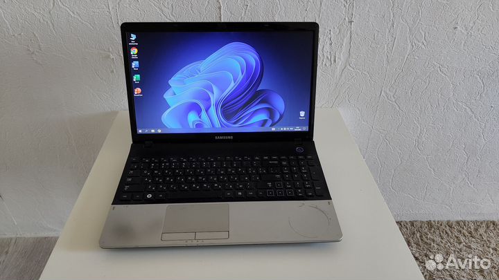 Ноутбук Core i3-2310M+nVidia 620m + 6 GB озу + SSD