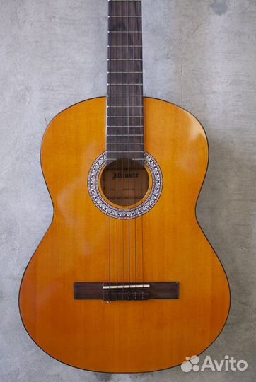 Классическая гитара