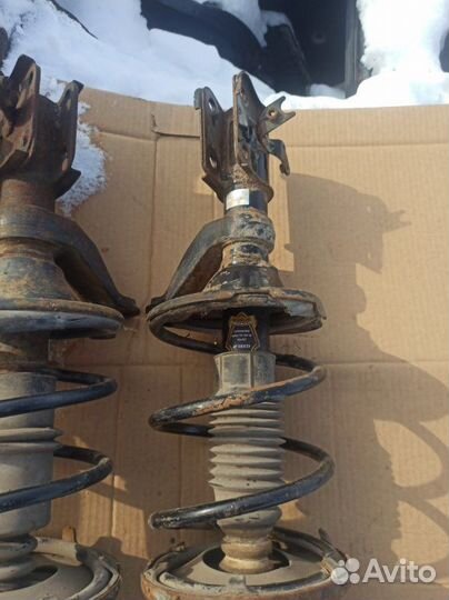 Амортизатор подвески передний Honda Civic 7