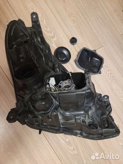 Opel astra h фара ксенон левая GM, правая depo