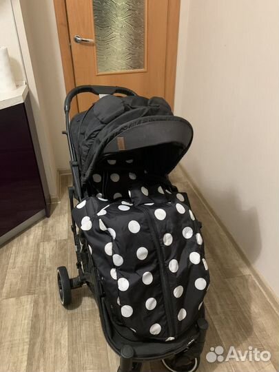 Прогулочная коляскана запчасть