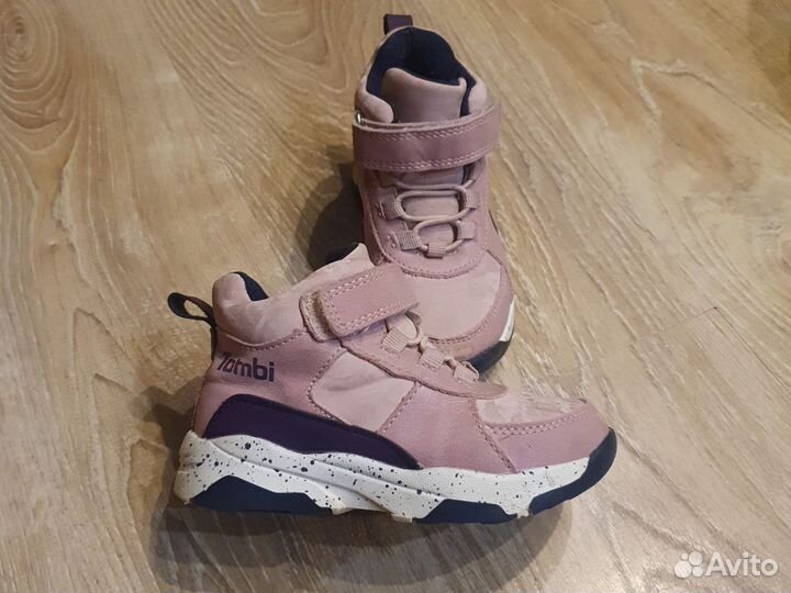 Кроссовки для девочки