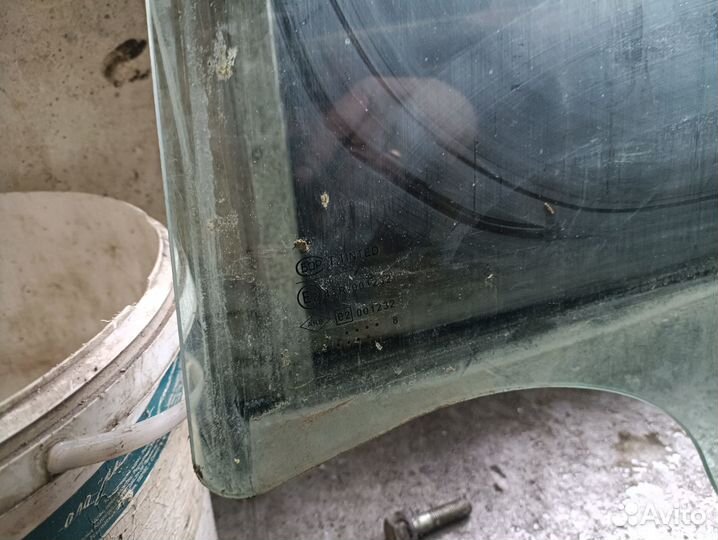 Заднее левое стекло LADA Largus