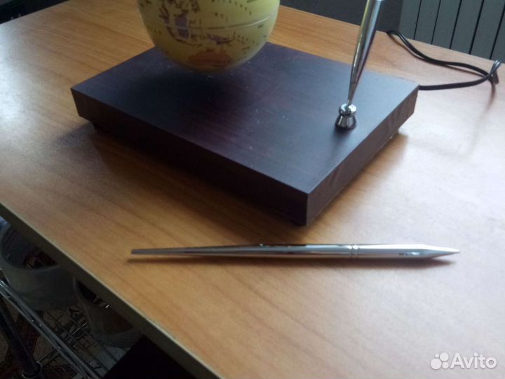 Подарочный глобус с ручкой