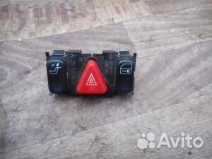 Кнопка аварийной сигнализации Mercedes Benz W202