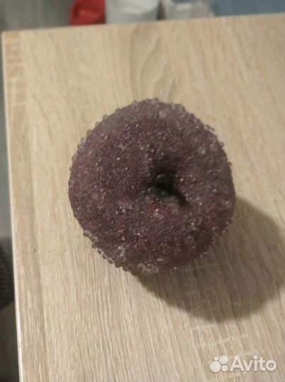 Яблоко из бусинок (самодельная)